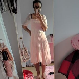 Elegant Pink Pleated Dress